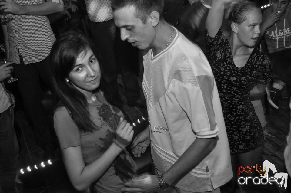 Weekend Party în Club Downtown,