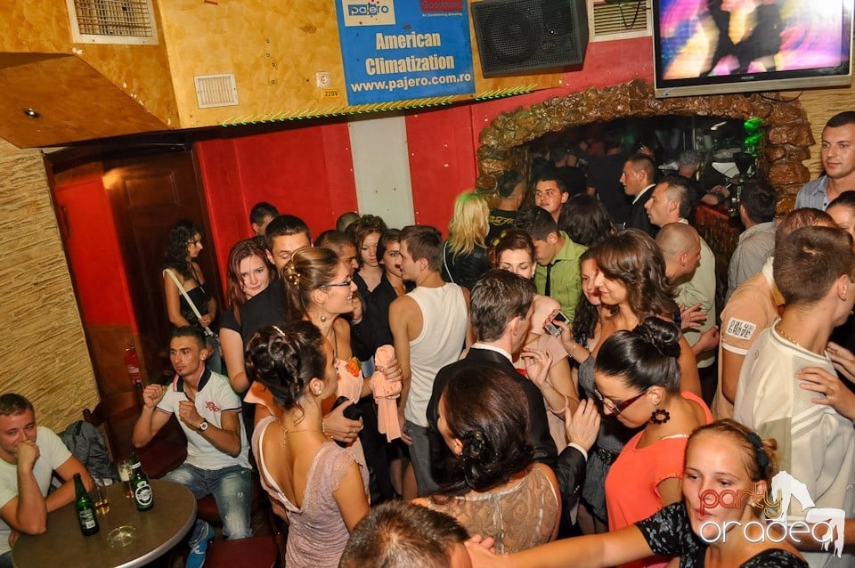 Weekend Party în Club Downtown,