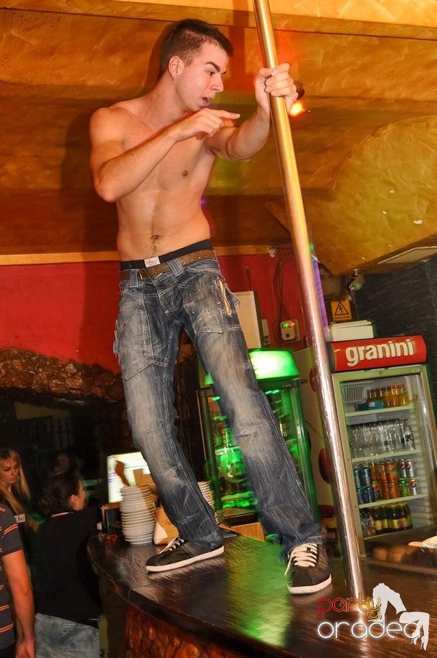 Weekend Party în Club Downtown,