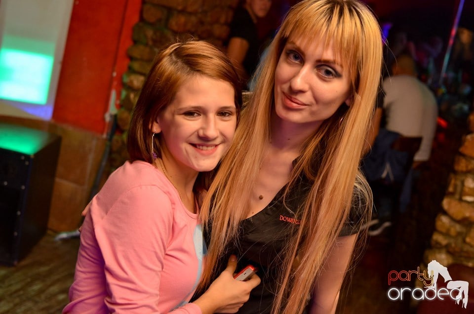 Weekend Party în Club Downtown,