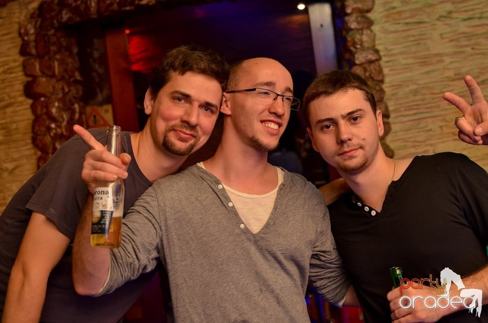 Weekend Party în Club Downtown,