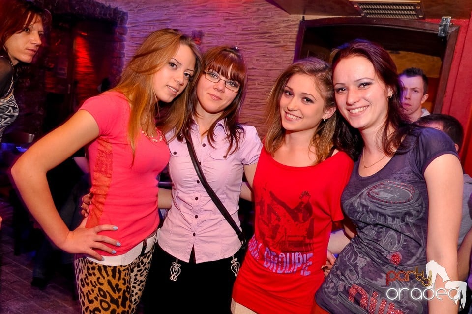 Weekend Party în Club Downtown, 