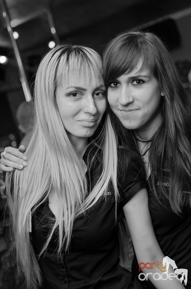 Weekend Party în Club Downtown,