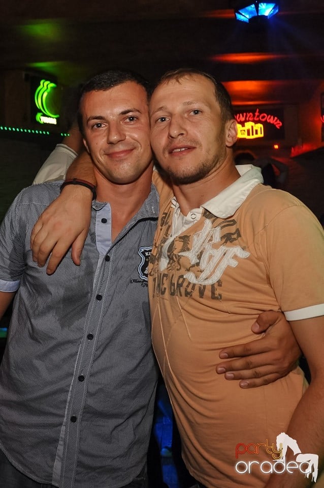 Weekend Party în Club Downtown,