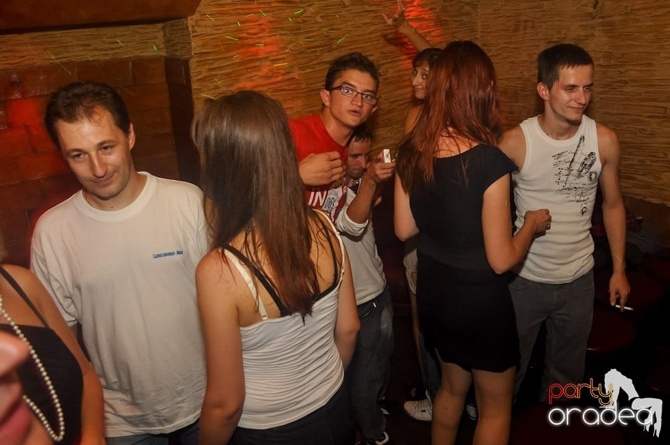 Weekend Party în Club Downtown,