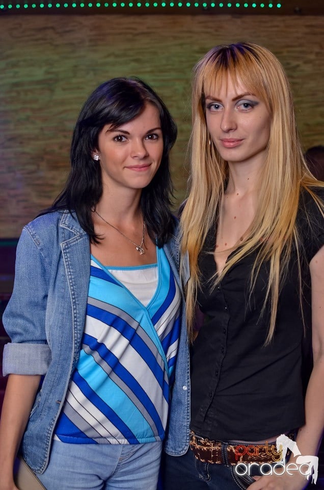 Weekend Party în Club Downtown,