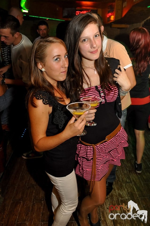 Weekend Party în Club Downtown,
