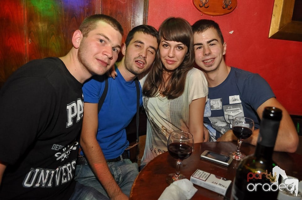Weekend Party în Club Downtown,