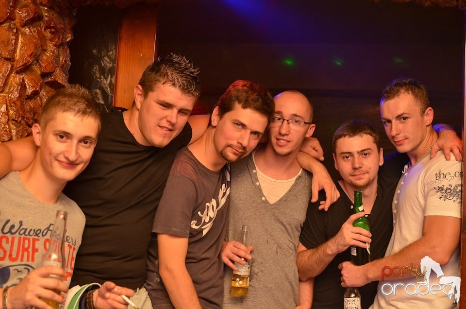 Weekend Party în Club Downtown,