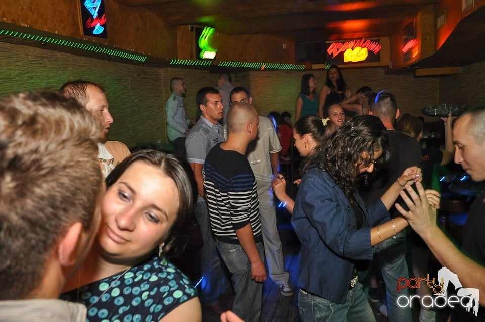 Weekend Party în Club Downtown,