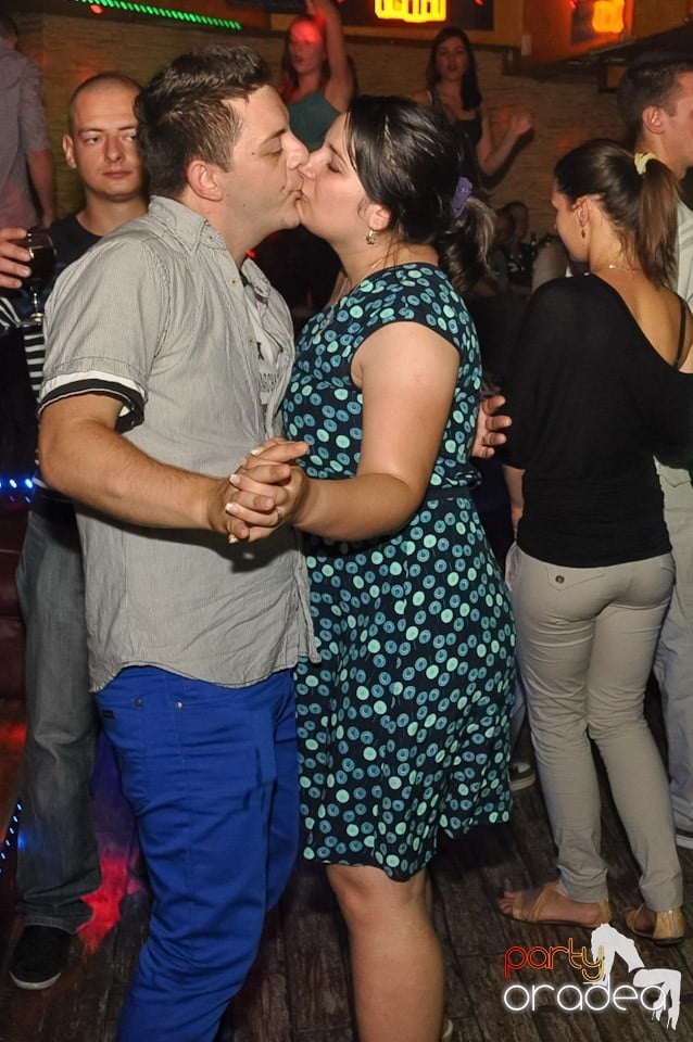 Weekend Party în Club Downtown,