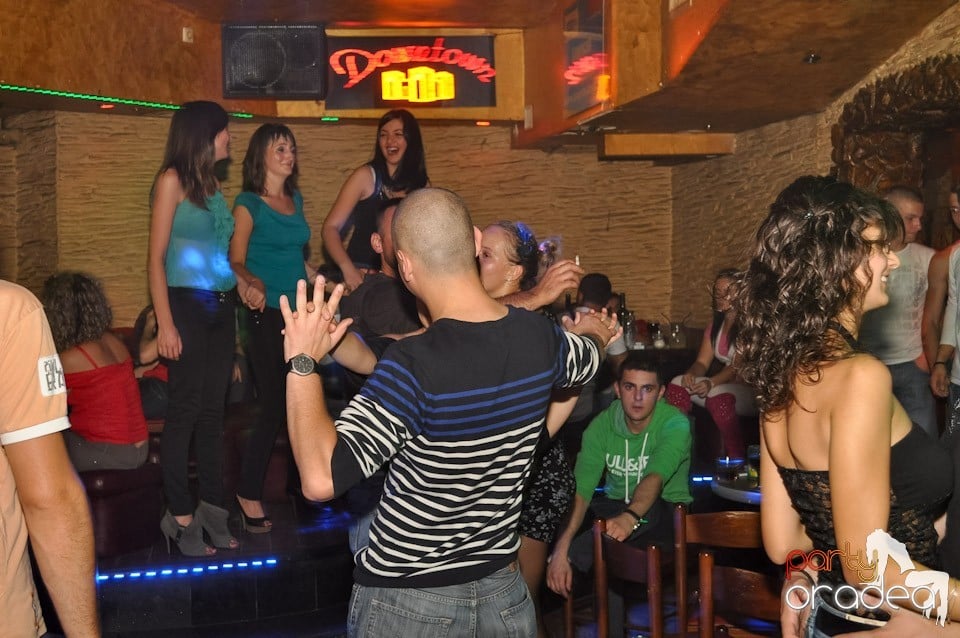 Weekend Party în Club Downtown,
