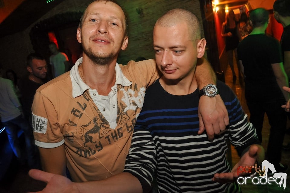 Weekend Party în Club Downtown,