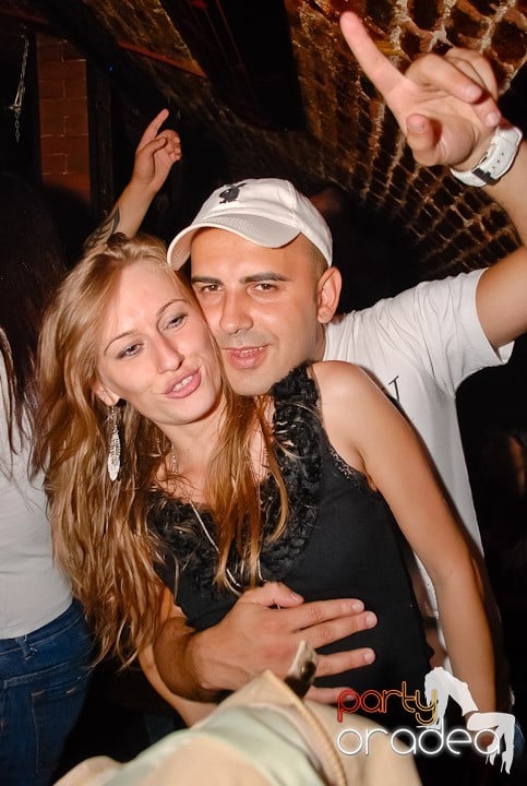 Weekend, party, nebunie în Escape, 