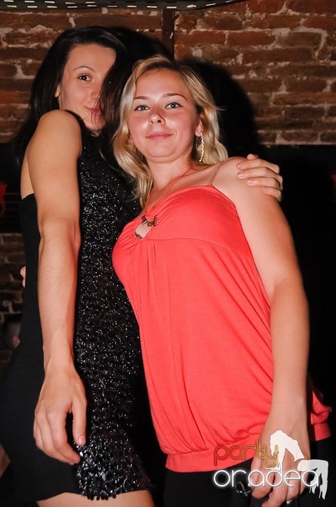 Weekend, party, nebunie în Escape, 