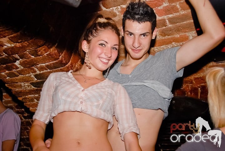 Weekend, party, nebunie în Escape, 