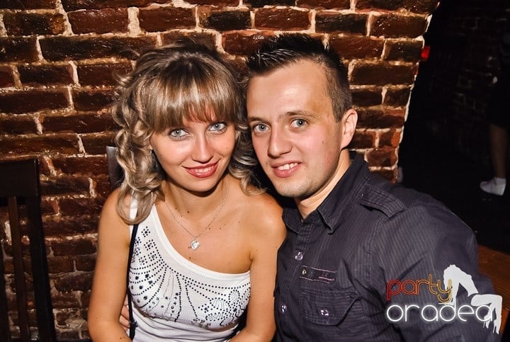 Weekend, party time în Escape, 