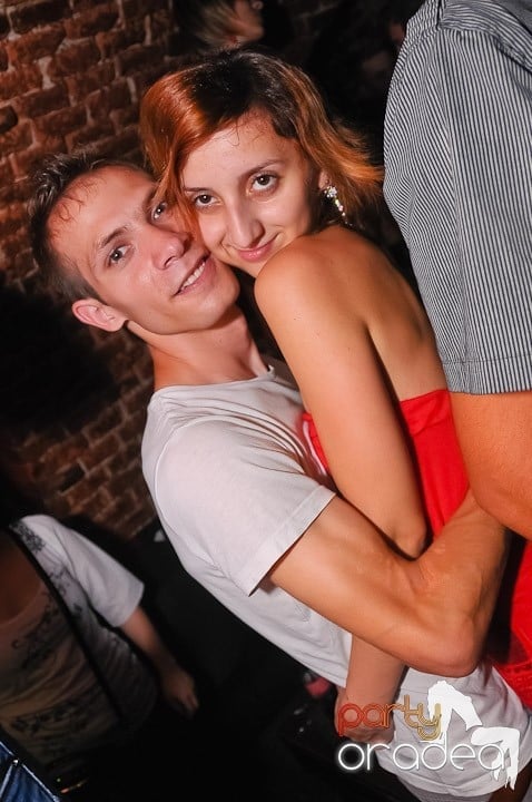 Weekend, party time în Escape, 