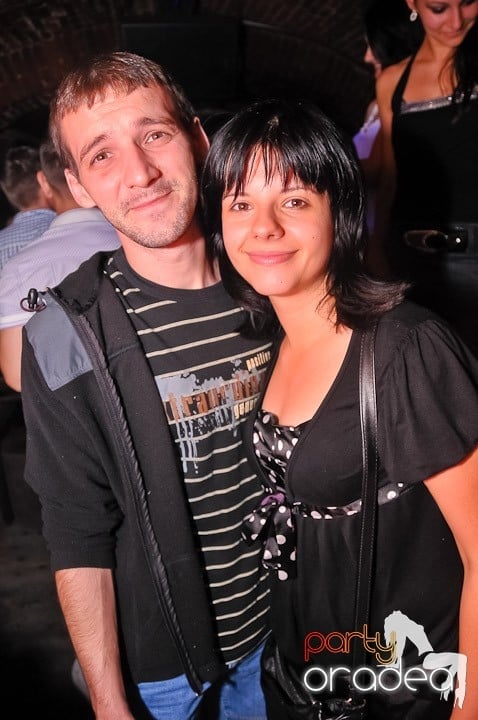 Weekend, party time în Escape, 