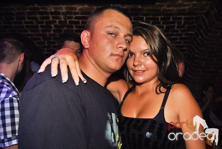 Weekend, party time în Escape, 