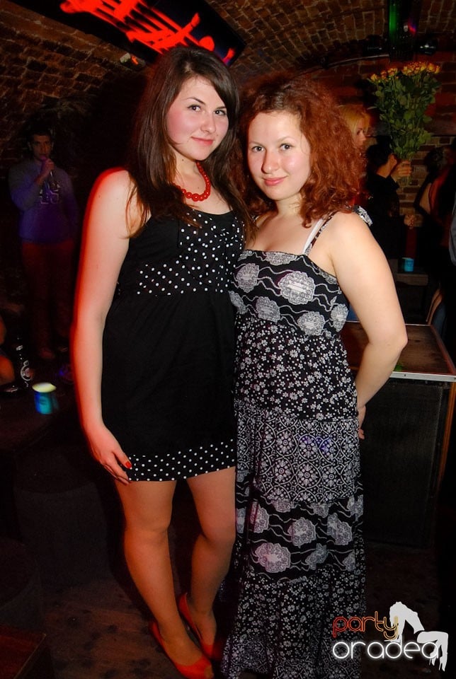 Weekend-ul începe în Club Escape, 