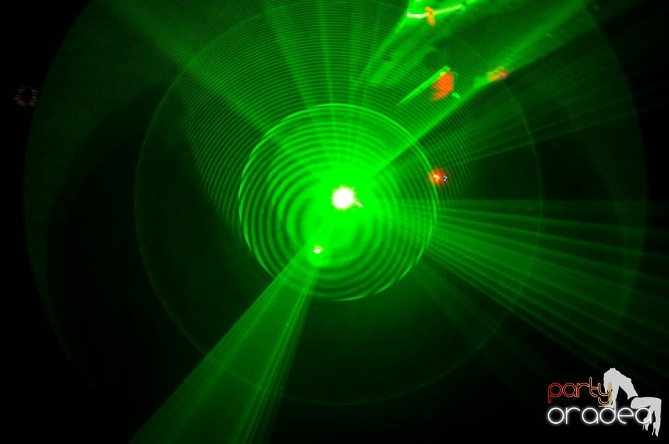 Weekend-ul începe în Club Escape, 