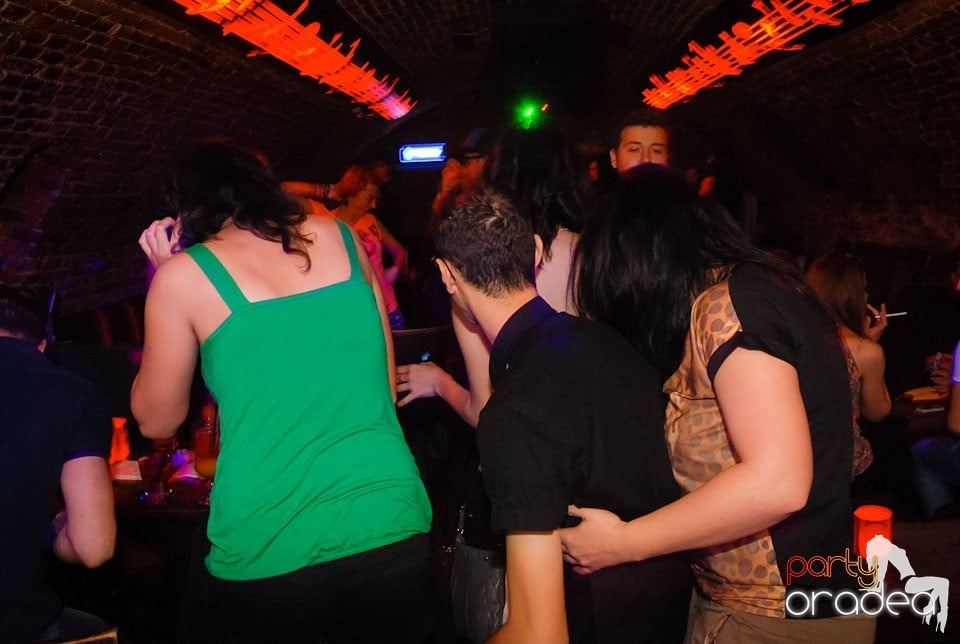 Weekend-ul începe în Club Escape, 