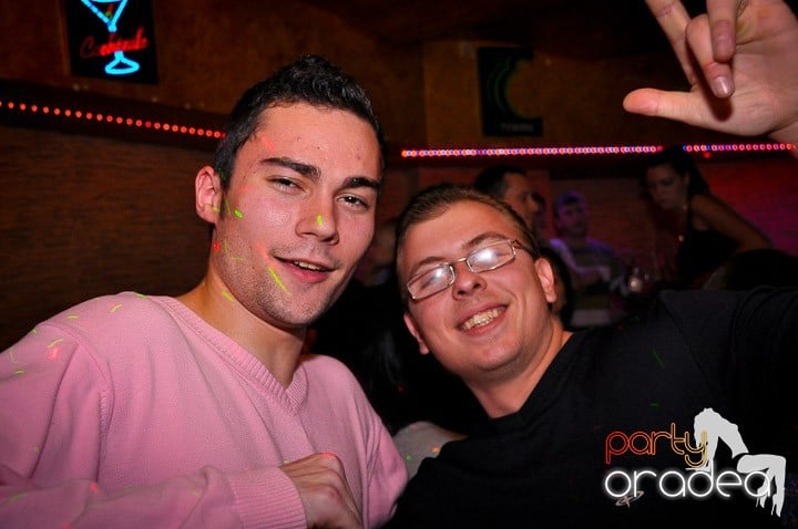 Weekend-ul începe în Downtown, 