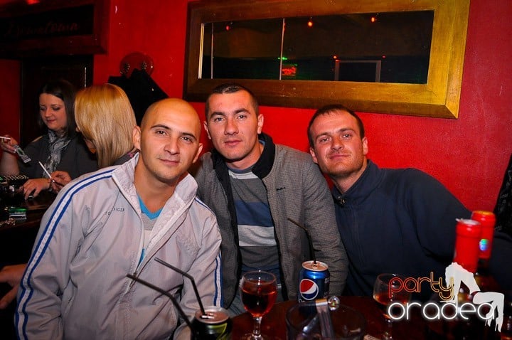 Weekend-ul începe în Downtown, 