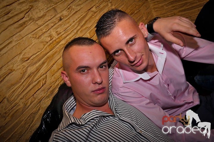 Weekend-ul începe în Downtown, 