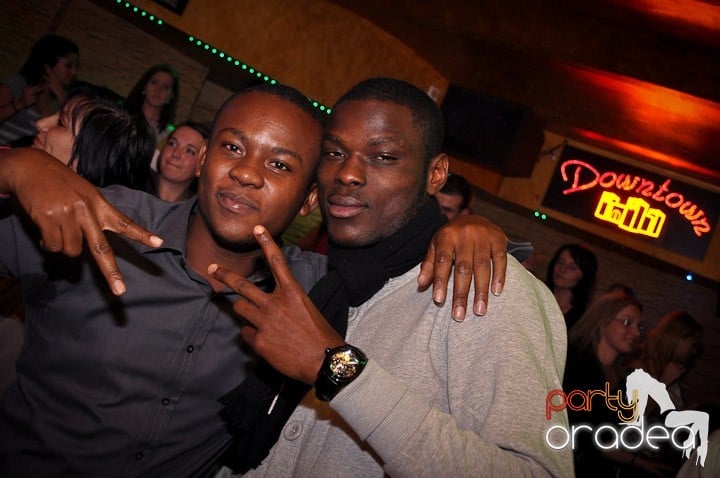 Weekend-ul începe în Downtown, 