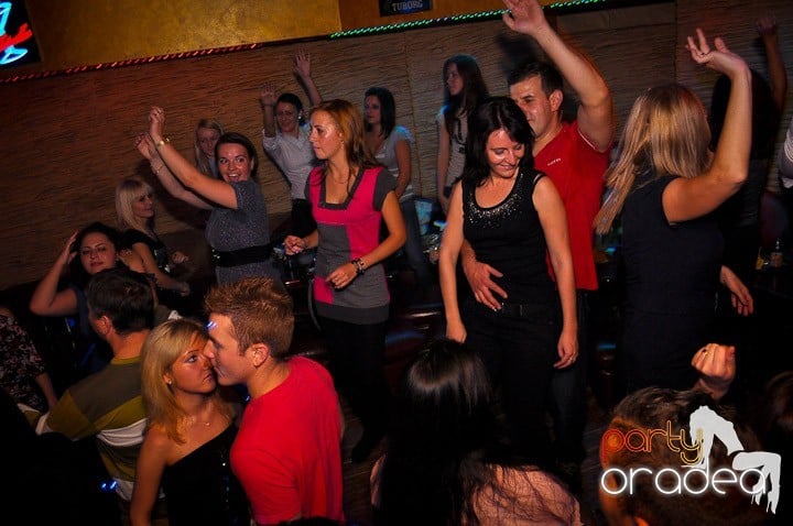 Weekend-ul începe în Downtown, 