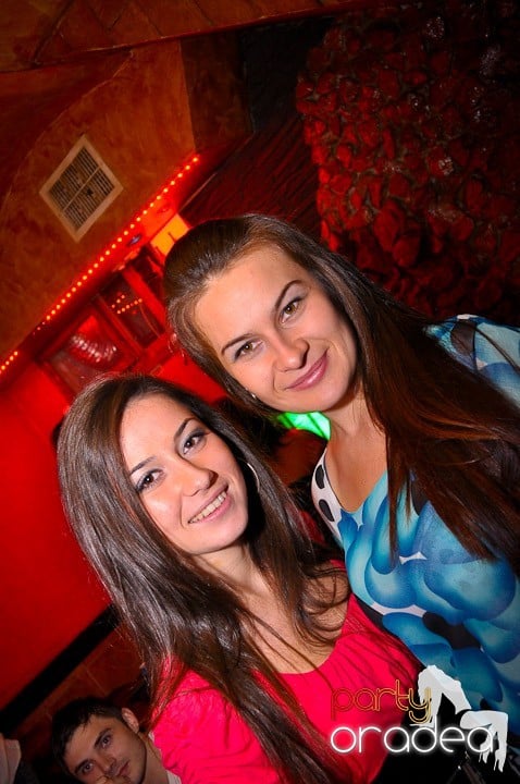 Weekend-ul începe în Downtown, 