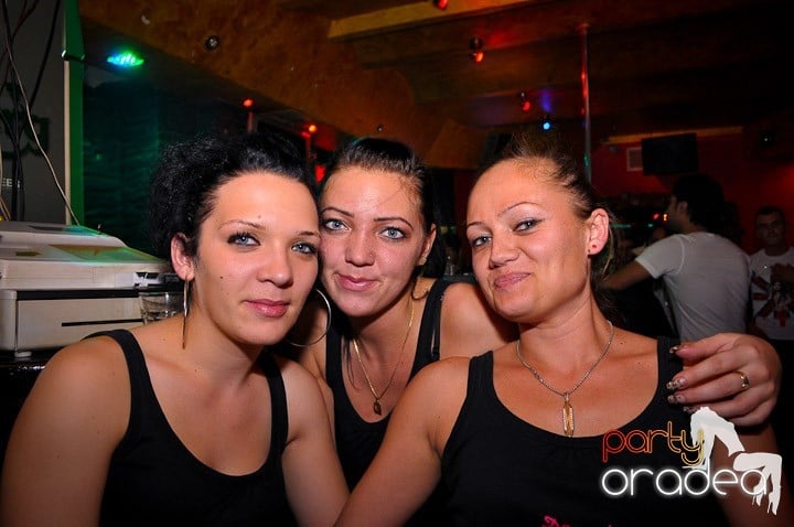 Weekend-ul începe în Downtown, 