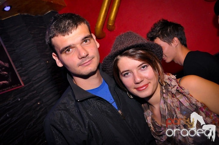 Weekend-ul începe în Downtown, 