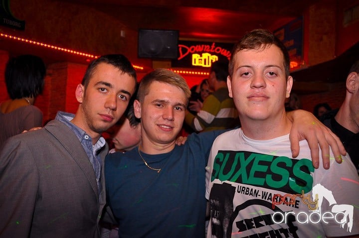 Weekend-ul începe în Downtown, 