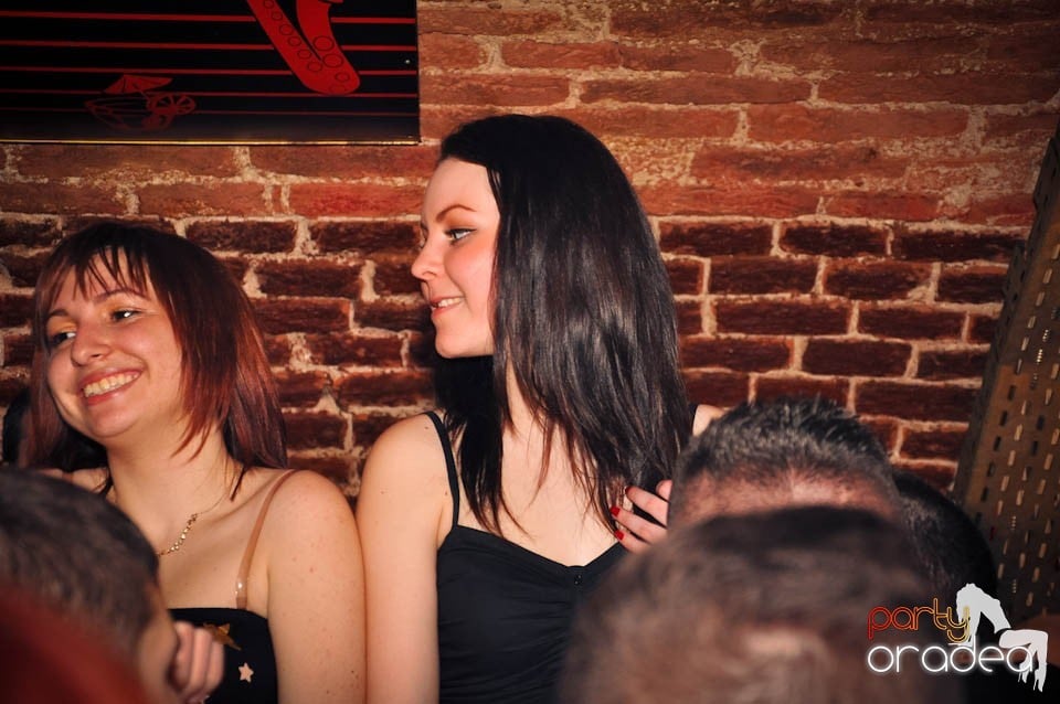 Weekend-ul începe în Escape,