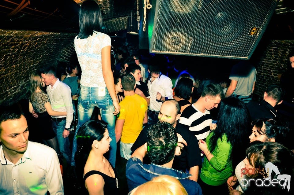 Weekend-ul începe în Escape,