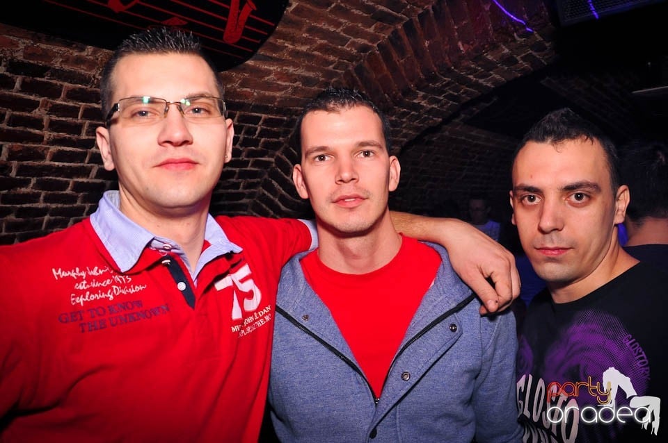 Weekend-ul începe în Escape,