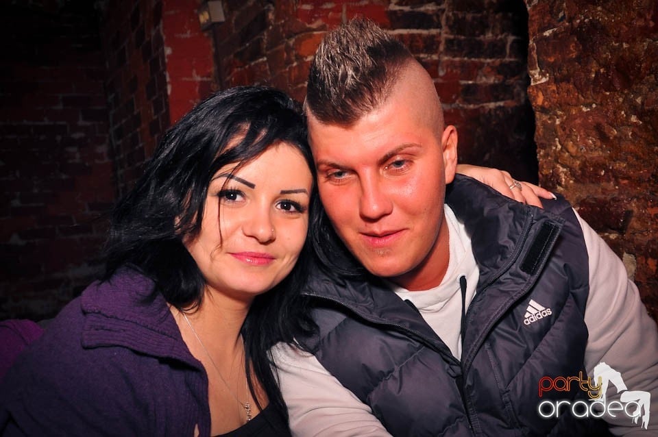 Weekend-ul începe în Escape, 