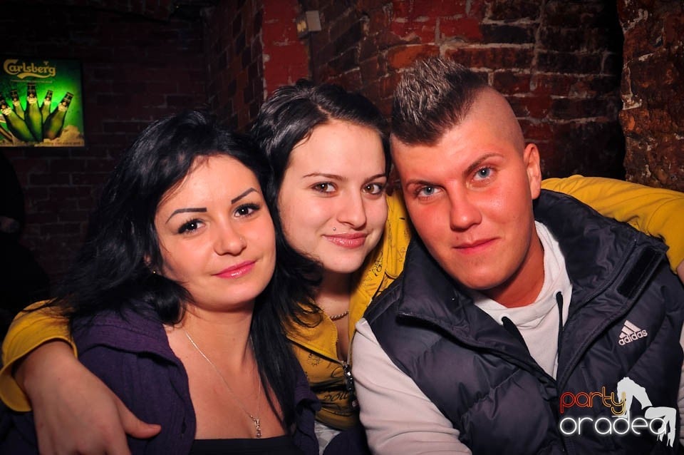 Weekend-ul începe în Escape,