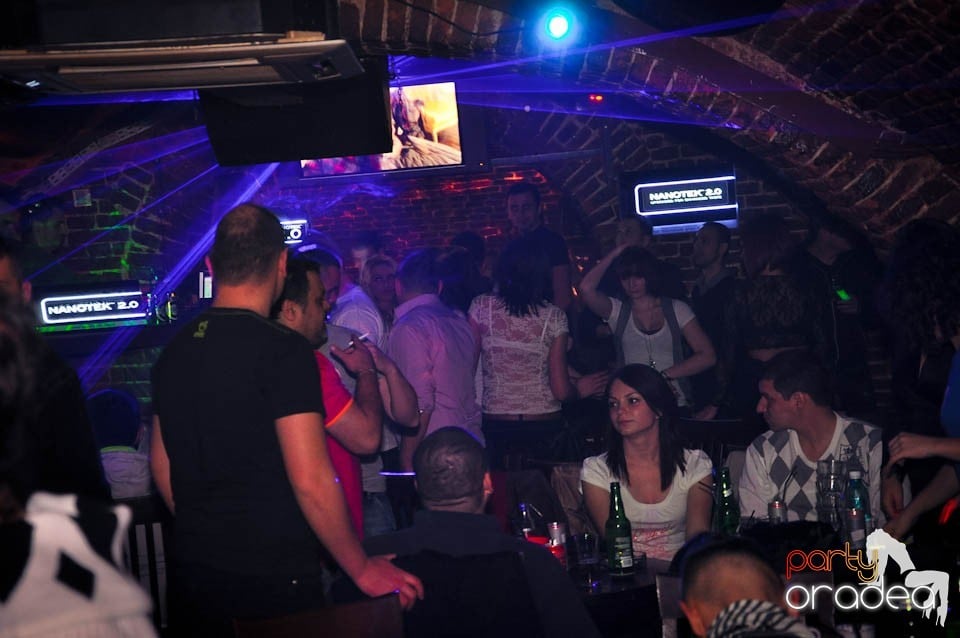 Weekend-ul începe în Escape,