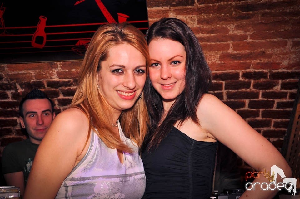 Weekend-ul începe în Escape, 