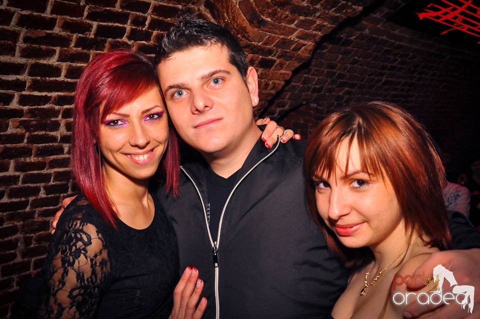 Weekend-ul începe în Escape,
