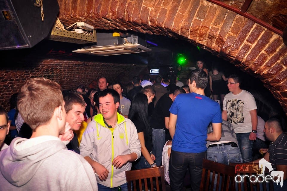 Weekend-ul începe în Escape,