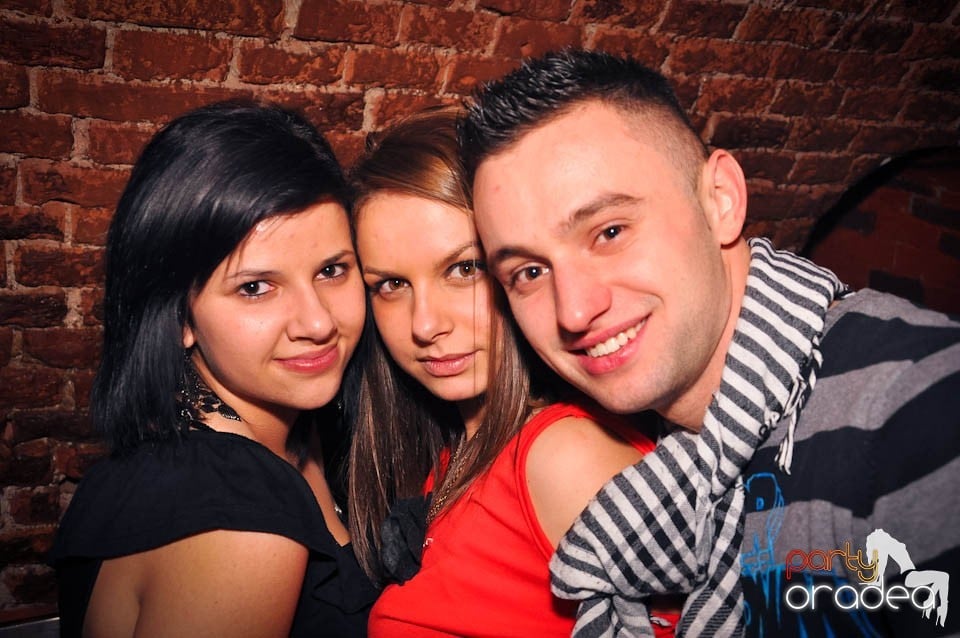 Weekend-ul începe în Escape,