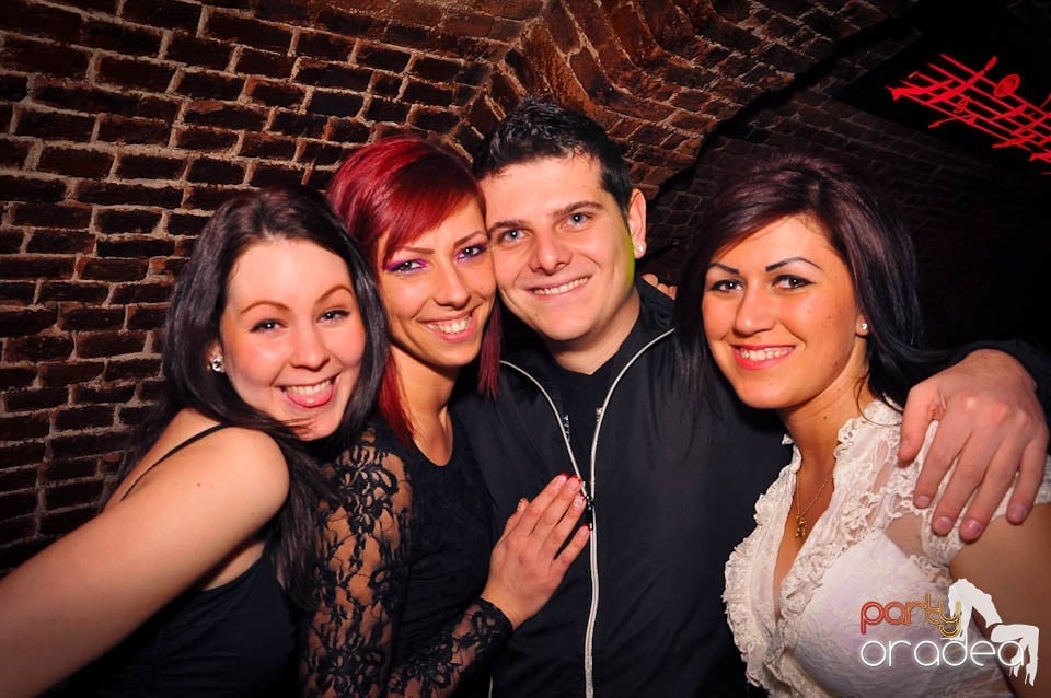 Weekend-ul începe în Escape,