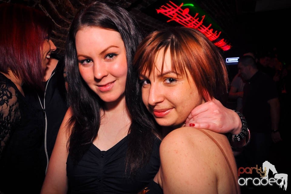 Weekend-ul începe în Escape,