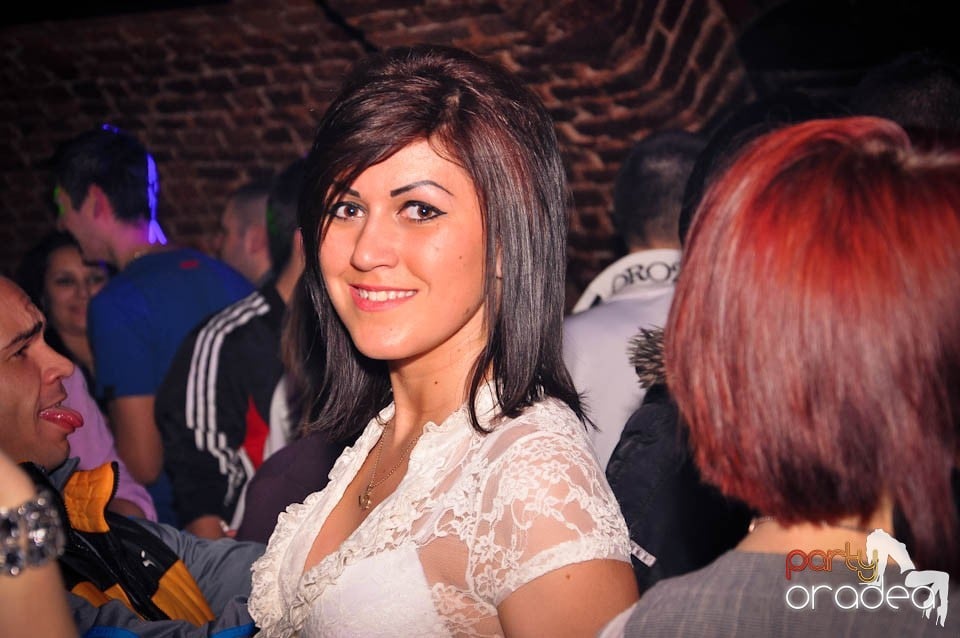 Weekend-ul începe în Escape,