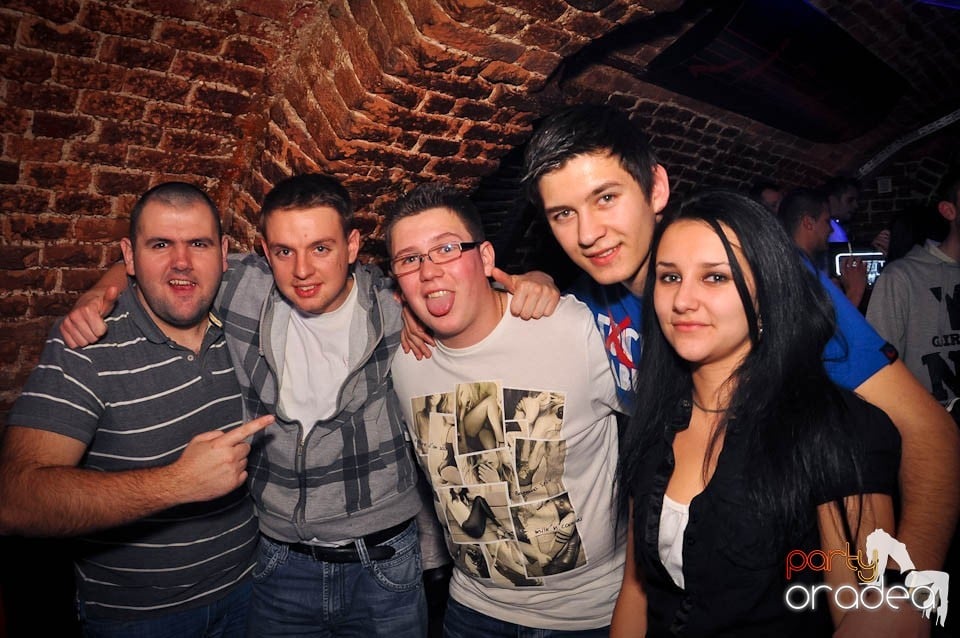 Weekend-ul începe în Escape,